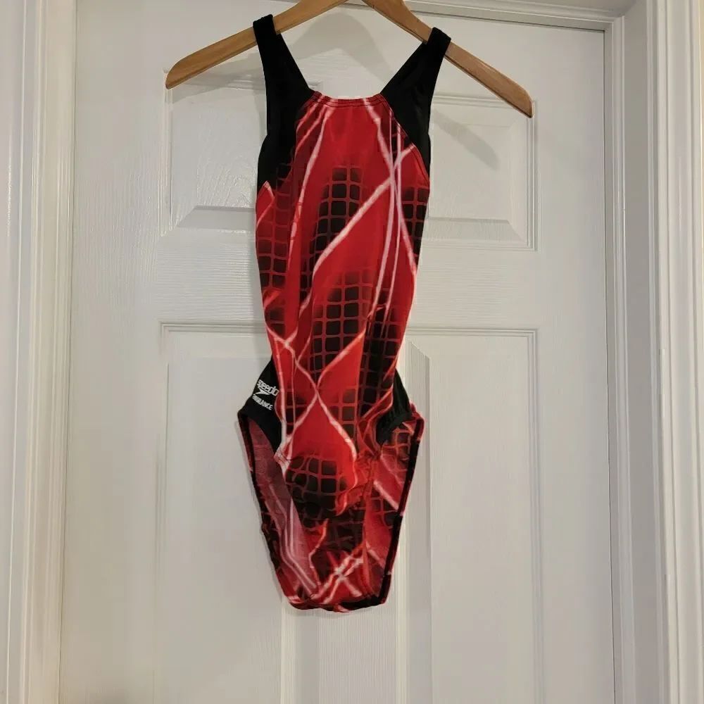 Speedo Endurance Flyback One piece red and black size 6 / 32